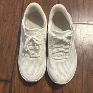 Women’s white kizik